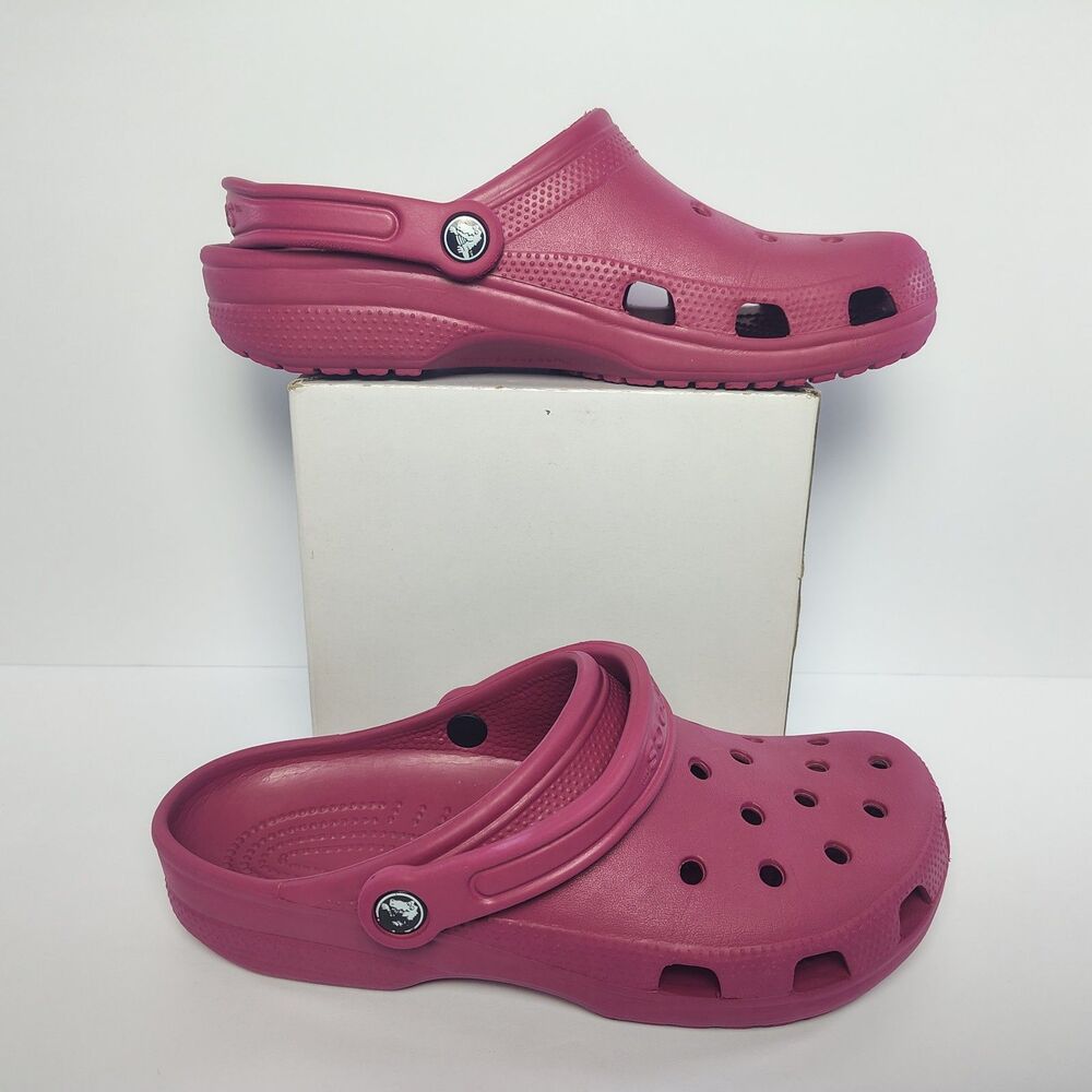 Crocs Men's 8 Women's 10  Slip-On Classic Magenta Clogs